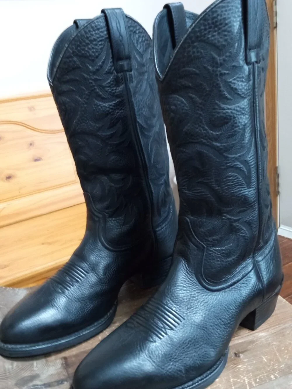 Ariat Men's Size 8 Heritage R Toe Western Boots